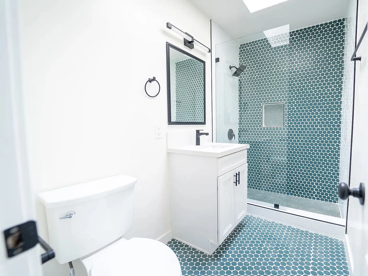 Beautiful One-Bedroom in the Heart of North Park — Photo 3