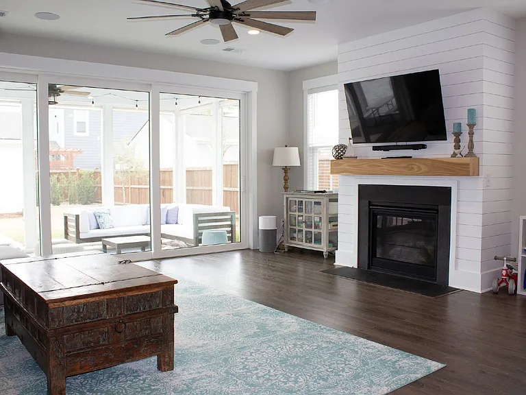 393 Oak Park St — Photo 9