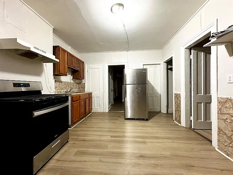 103 Catherine St #2 — Photo 14