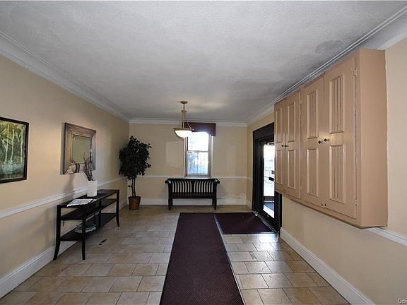 4th image of 472 Gramatan Ave APT Dd4