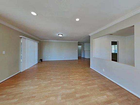 4th image of 7953 Louise Ave