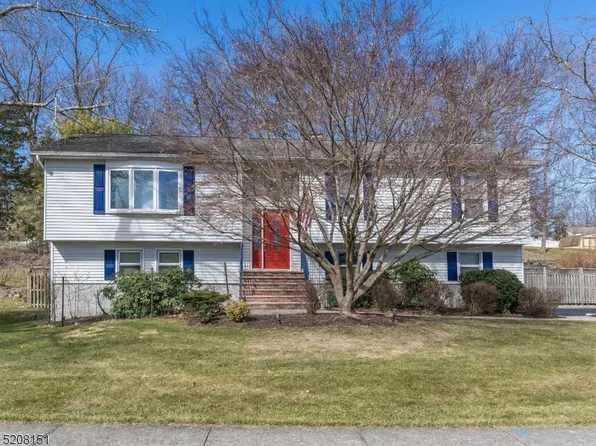 28 Linmor Ave, Newton Town, NJ 07860