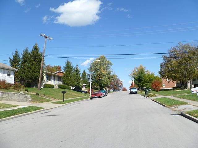 2nd image of 646 Bishop Dr