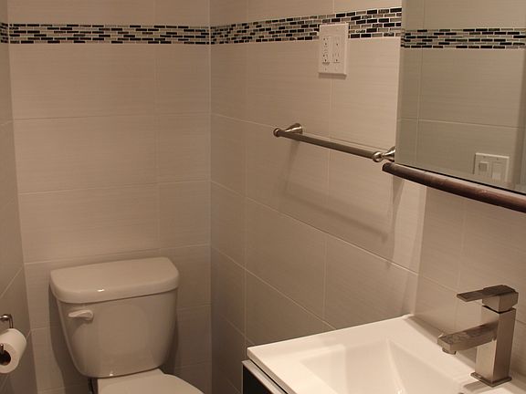 Full Bathroom-1