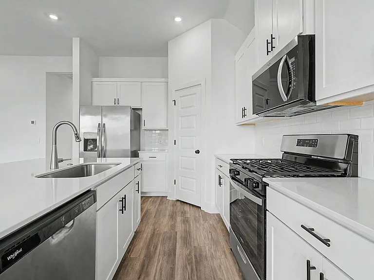 407 W Taverner Xing — Photo 8