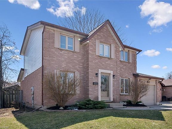 2nd image of 73 Pathfinder Cres
