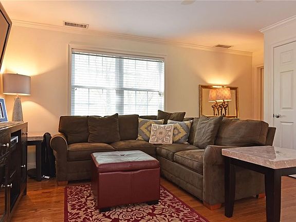 Living Room/ Entrance