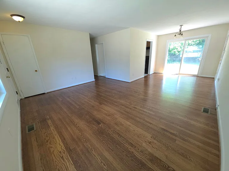87 Kendall Dr — Photo 4