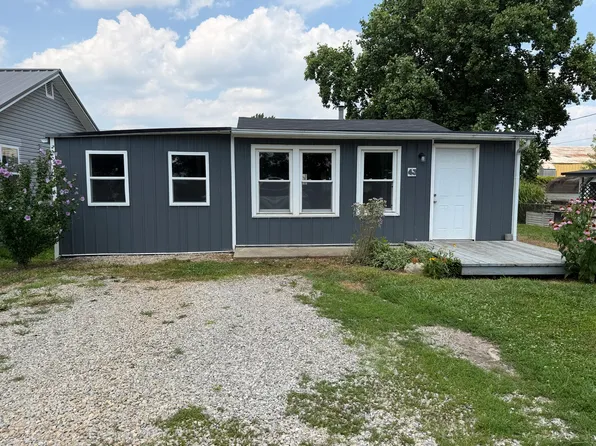 43 6th Ave, Buckeye Lake, OH 43008