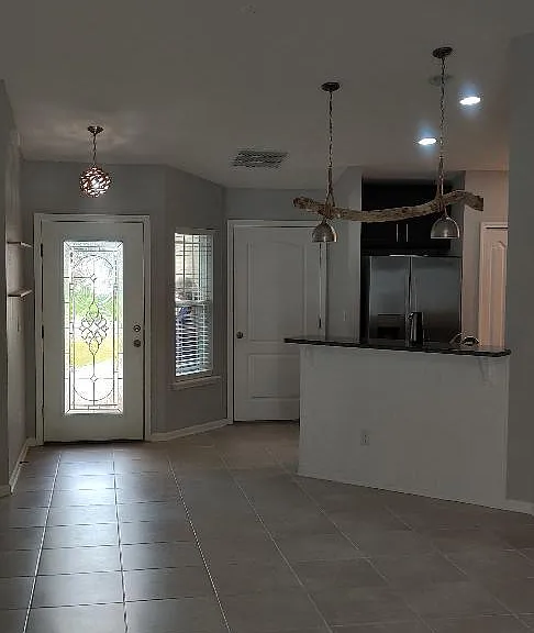 225 Timberwood Dr — Photo 3