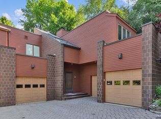 19 Hidden Ledge Rd #46, Englewood, NJ 07631