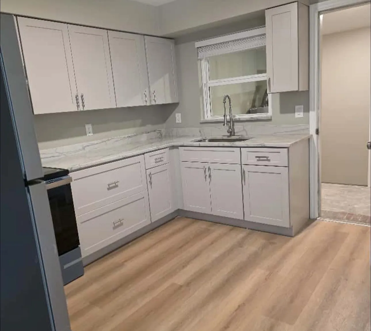2 bed, 720 sqft, $1,300 — Photo 2