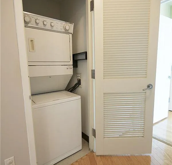 272 W 107th St #10D — Photo 9