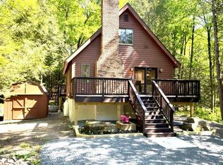 17 Applegate Rd, Lake Ariel, PA 18436