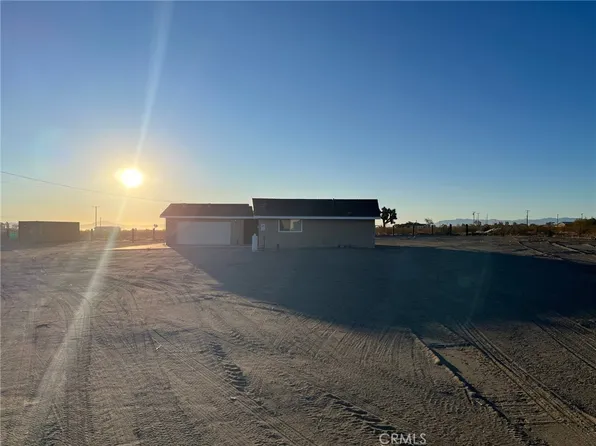 14549 Valle Vista Rd, Phelan, CA 92371