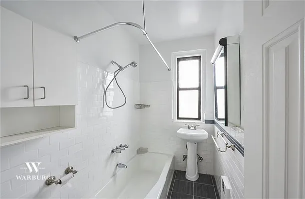 Sold by Warburg | media 5