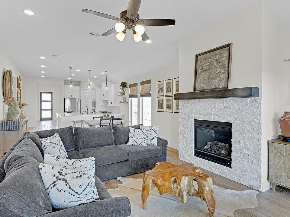 1st image of 378 Carpenter Hill Dr