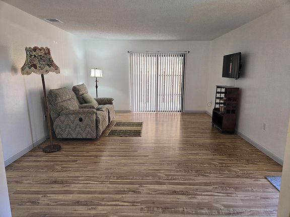 3rd image of 2201 SW 28th Street #50