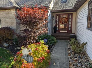 4858 Pond Dr NW, North Canton, OH 44720