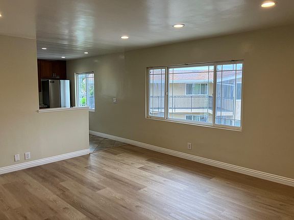 4th image of 211 Wesley Ave