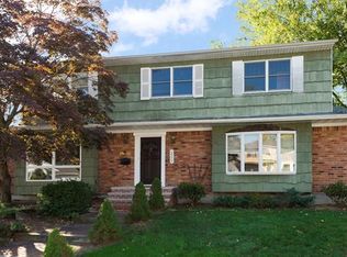 3570 Fams Ct, Levittown, NY 11756