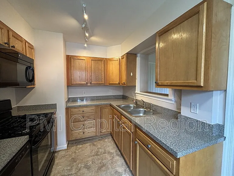 10302 Duvawn Pl — Photo 6