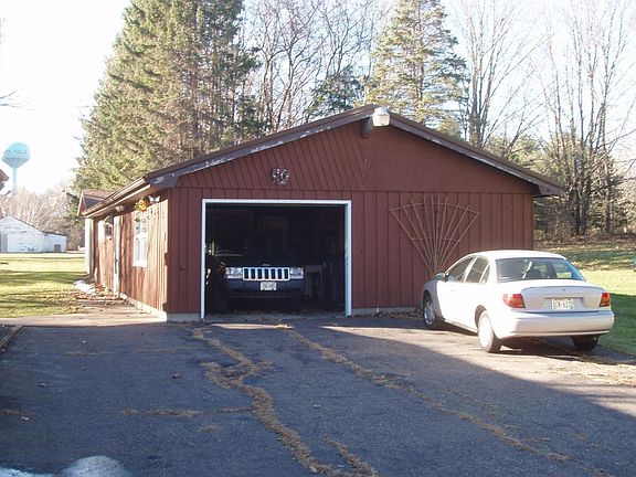 3rd image of 842 7th Ave S #S