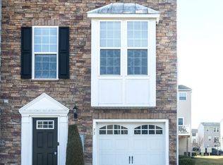 75 Village Green Ln, Sicklerville, NJ 08081