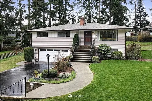 16301 SE 131st Pl Photo 1