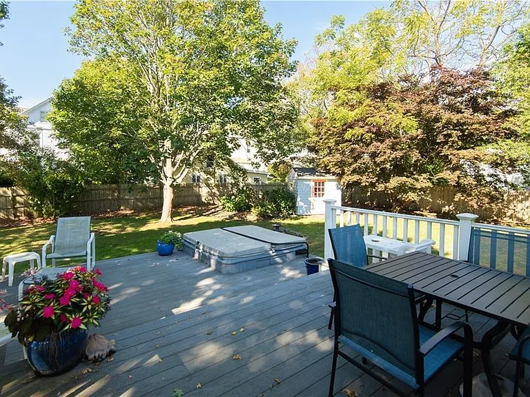 8 Fenner Ave — Photo 28