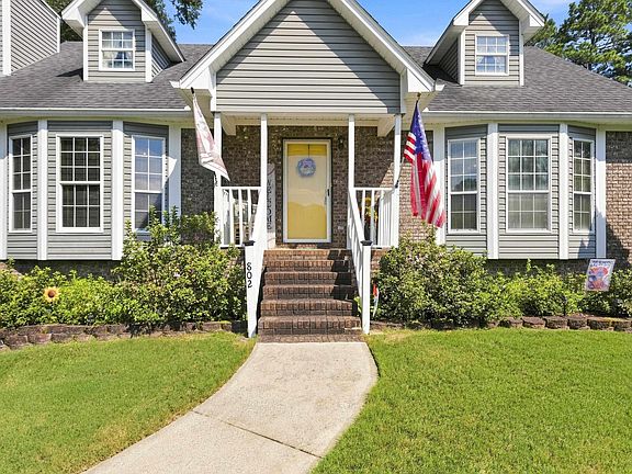 5th image of 802 Pine Cir