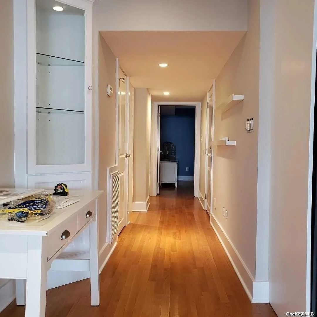 2 bed, 900 sqft, $2,800 — Photo 4