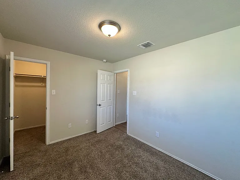 300 Danielle Dr — Photo 32