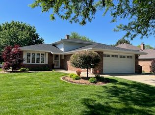 8031 Nottingham Rd, Tinley Park, IL 60477