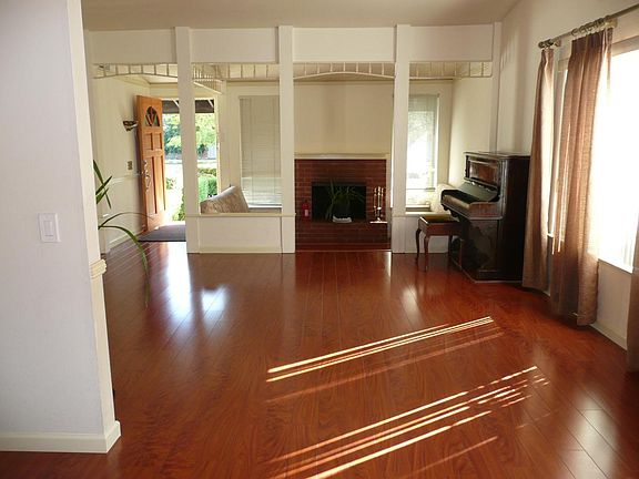 Living room, All wooden floors