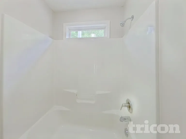337 Montclaire Ln — Photo 13