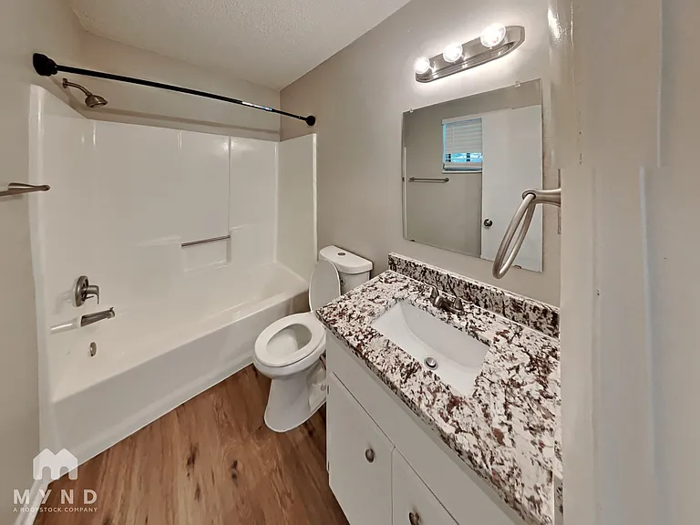 132 E Poinsettia St — Photo 11