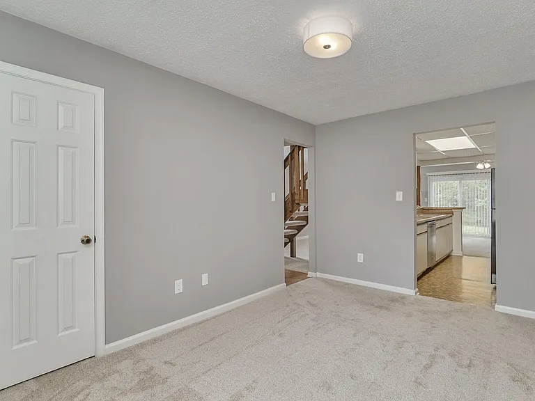 4752 Woodglen Ct — Photo 13