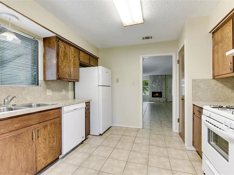 4502 Smooth Oak Dr #B — Photo 4