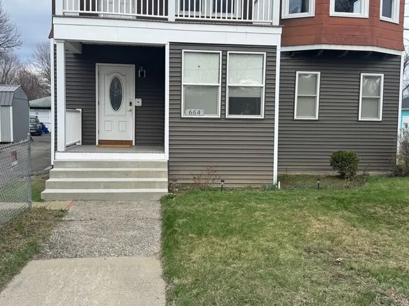 664 Chicopee St APT 1, Chicopee, MA 01013