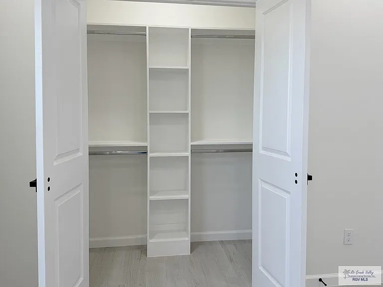 1013 Gabriela St #B — Photo 9