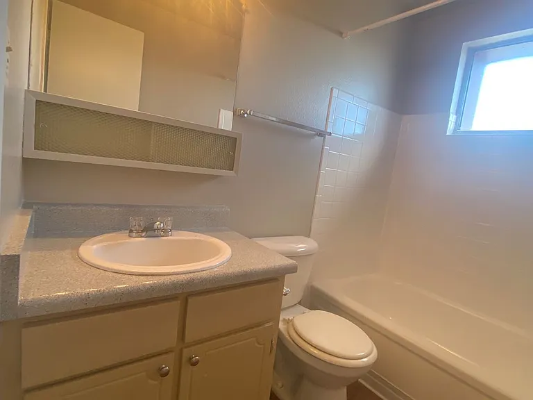 Garden Center Apt. 68 — Photo 18
