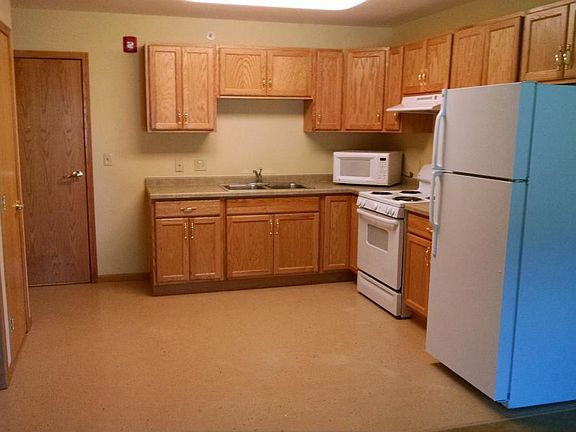 Good size kitchen with plenty of storage!