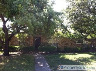 908 Brownfield Dr, Mesquite, TX 75150