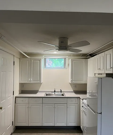 18 Dunstan St #B — Photo 2
