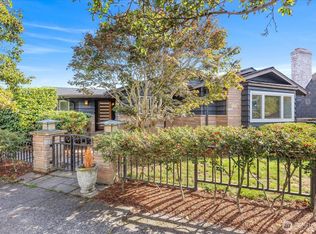 2236 Viewmont Way W, Seattle, WA 98199