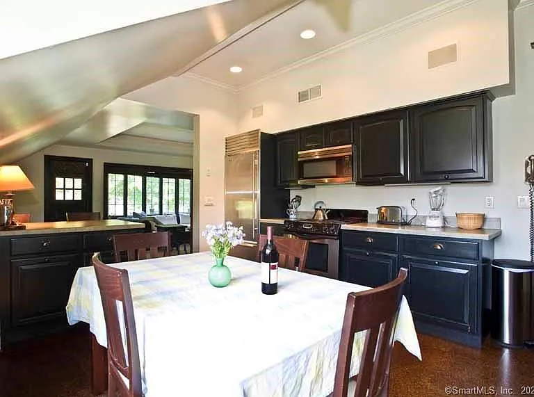 17 Kirby Rd — Photo 12