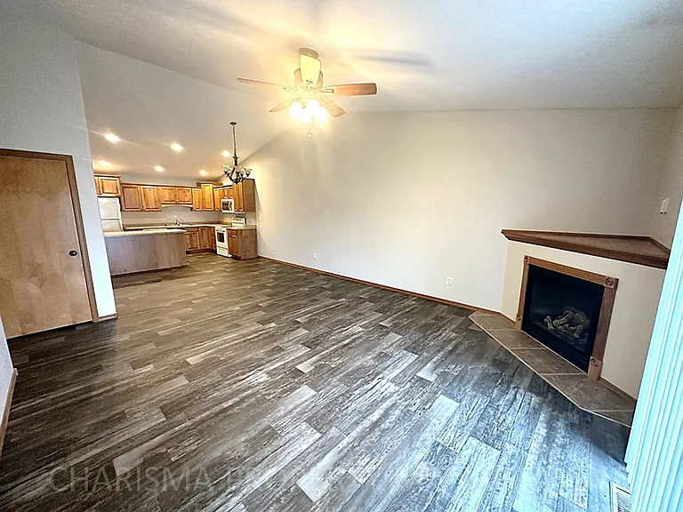 5505 W Rebecca St — Photo 12