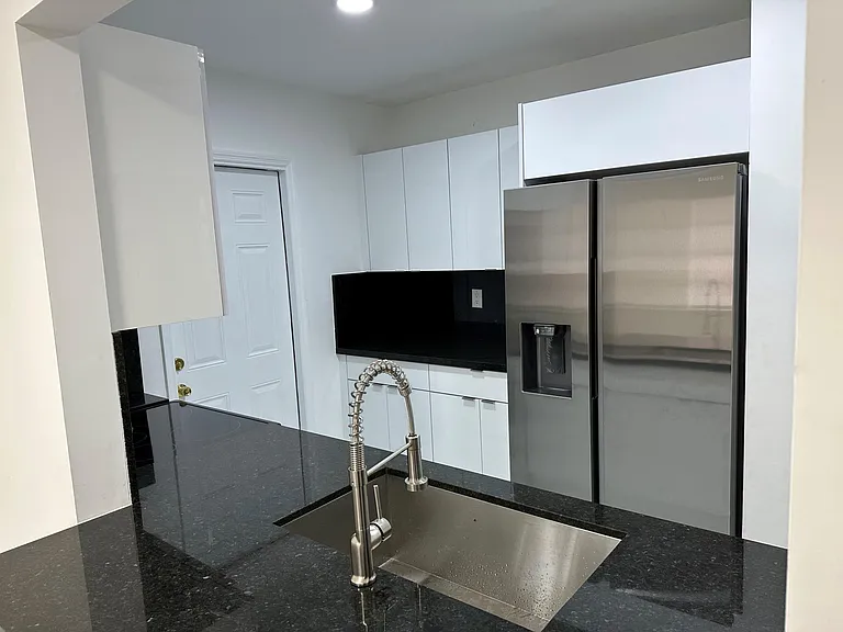 6936 SW 22nd St — Photo 3