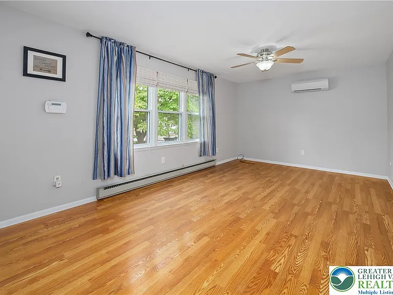 1527 Shipman St — Photo 3